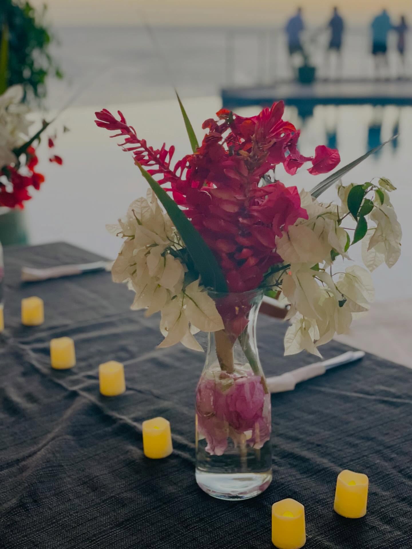 Romance is in the air 💖 

Come celebrate Valentine’s Day weekend with us - today and tomorrow, enjoy special Day Pass access to our oceanfront infinity pool and bar/restaurant with your loved ones.

$25 per person (consumable)
10 am - 8 pm
All guests 18+
Must DM to reserve/access

A perfect way to experience Luxury in the Wild.

#orquideadelsur #valentinesday #romanticgetaway #luxuryinthewild